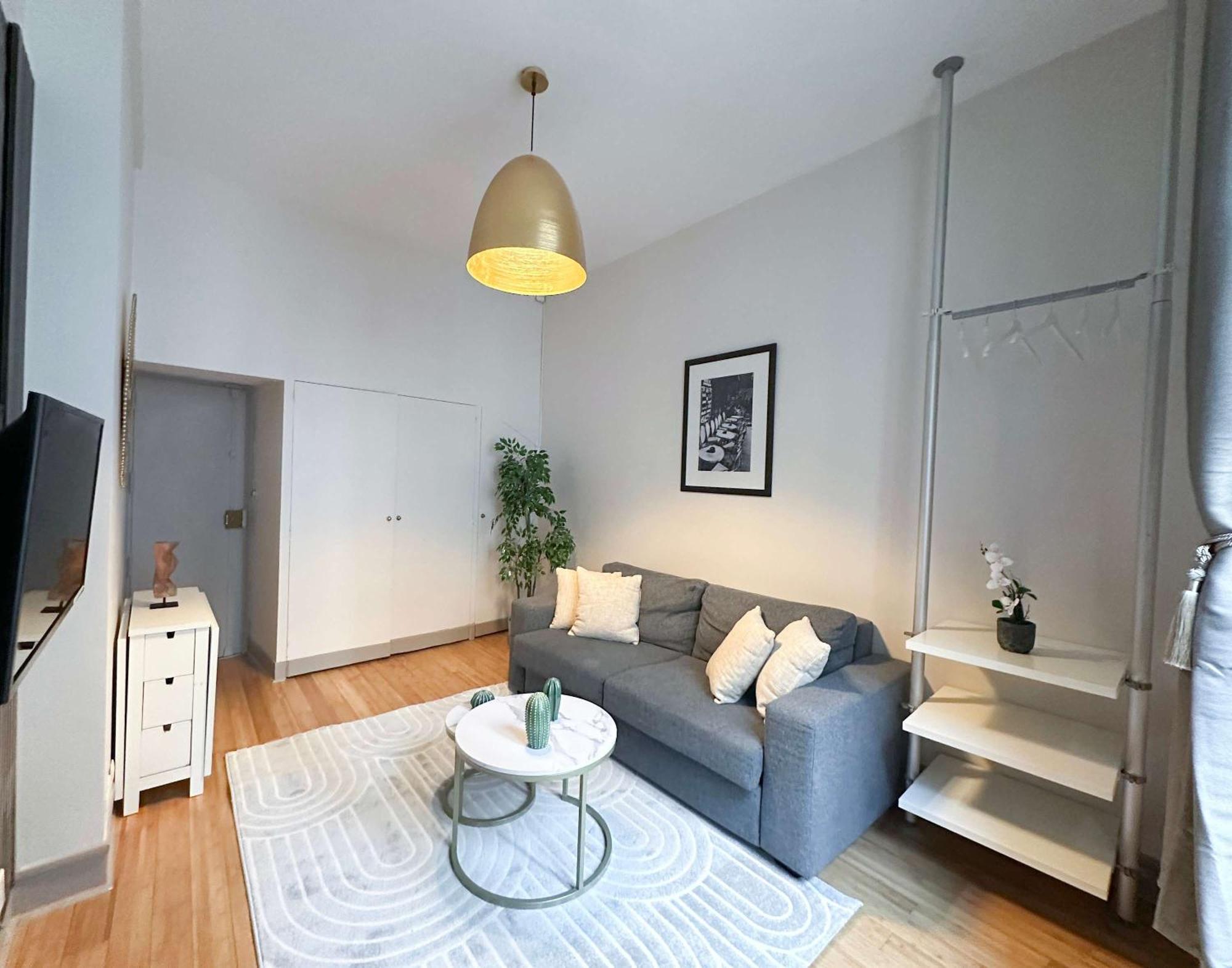 Renovated Champs-Elysees Retreat Daire Paris Dış mekan fotoğraf